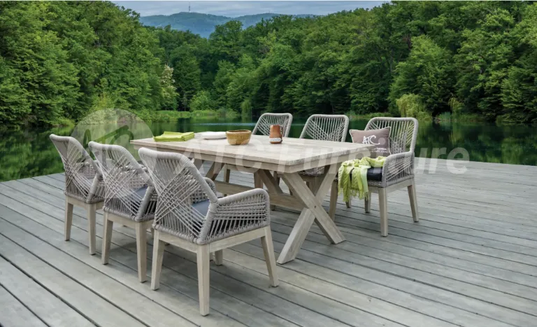 Bộ bàn ghế ăn ngoài trời