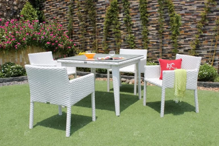 5 Mẫu Ghế Mây Tựa Lưng Được Săn Đón Nhất Trong Năm Nay 1 Bộ bàn ghế mây tựa lưng 4 ghế
