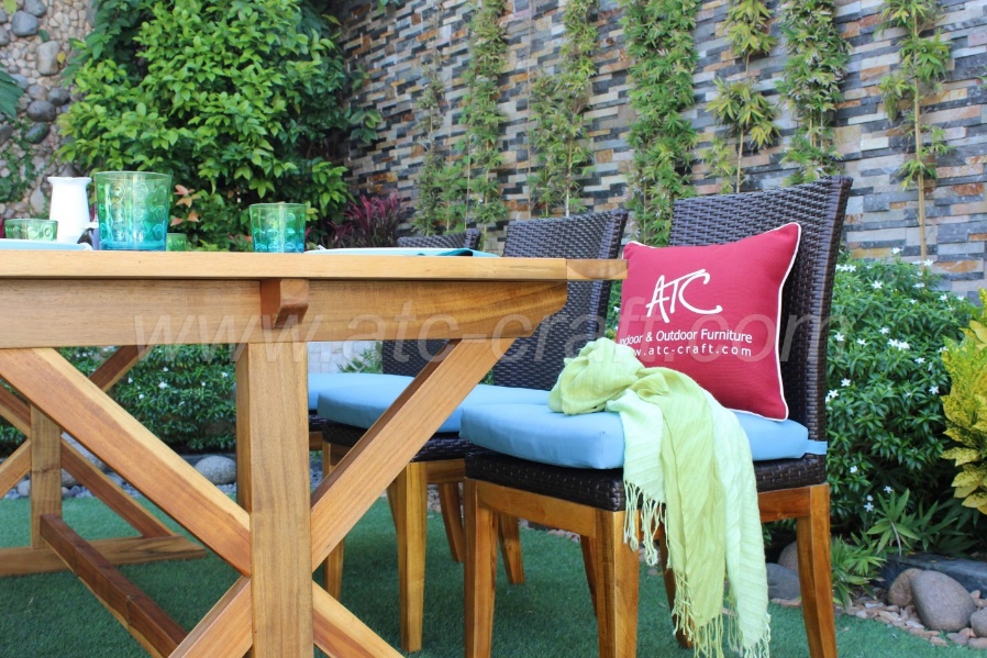 Bộ bàn ghế ăn hiện đại từ gỗ và mây nhựa

