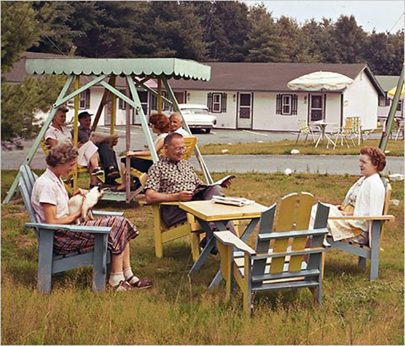 Câu Chuyện Về Ghế Gỗ Adirondack 6 Adirondack sử dụng tại sân vườn