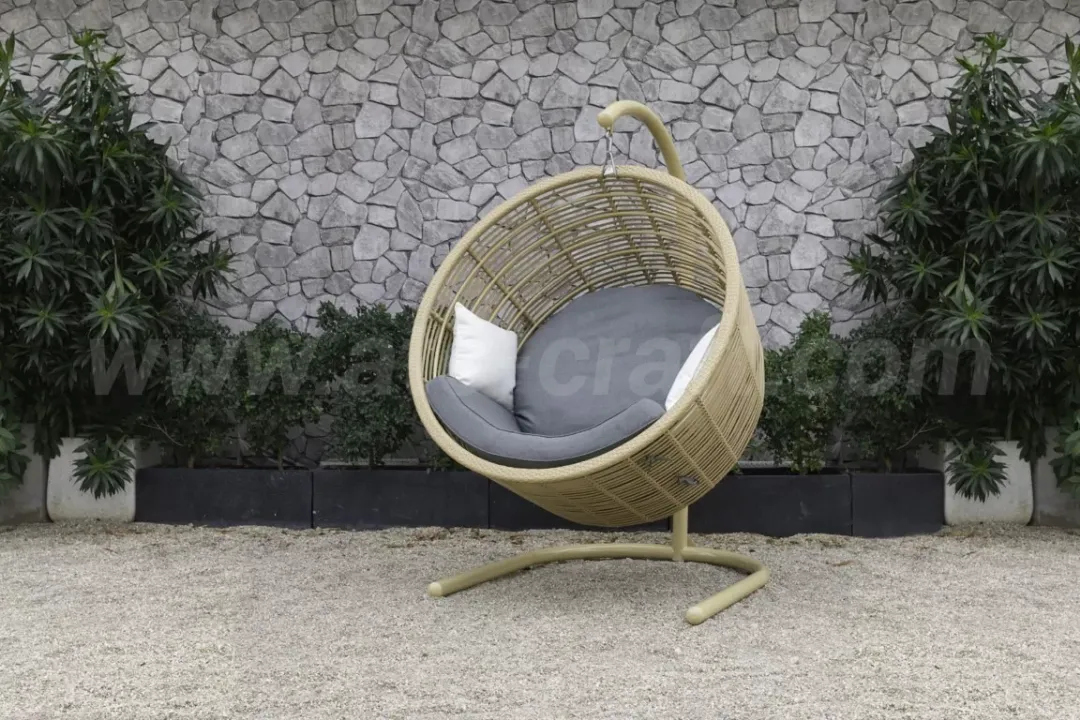 Xích đu sử dụng chất liệu mây nhựa với đa dạng mẫu mã