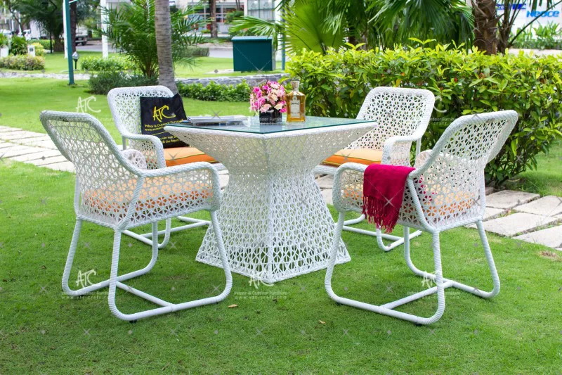 Bộ bàn ăn đan mắt hoa 4 ghế chân quỳ RADS-110