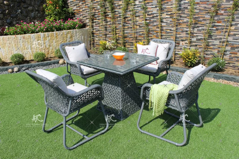 Bộ bàn ghế phong cách cổ điển 4 ghế tựa lưng RADS-110-2