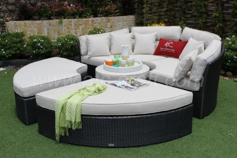 Sunbeds, Daybeds Và Sun Lounger