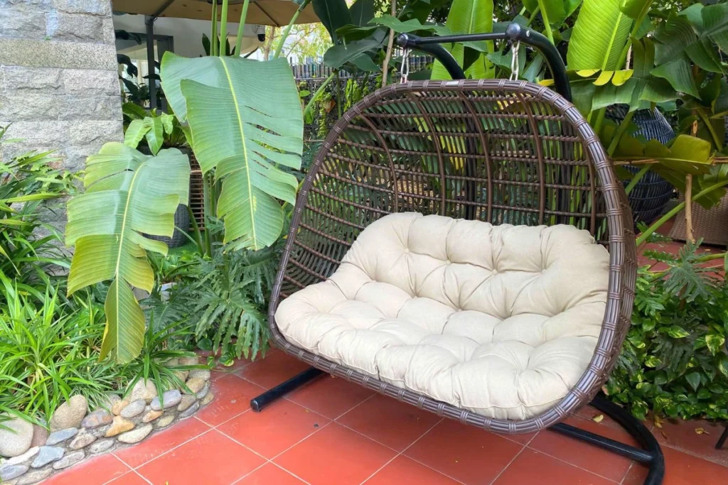 xích đu đôi ngoài trời