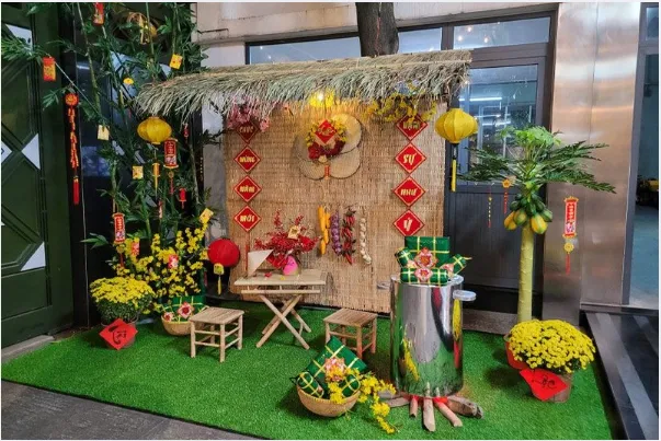 Tiểu cảnh decor Tết ngoài trời bằng góc chụp ảnh