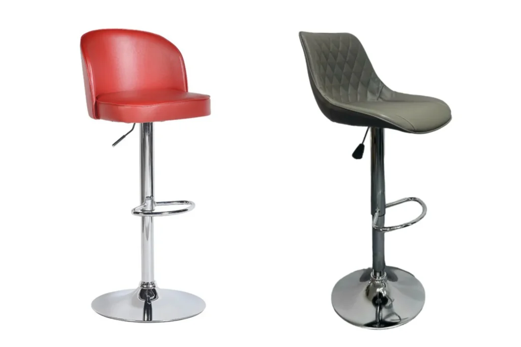 Ghế quầy bar xoay 360 độ với chân trụ kim loại, mặt ghế bọc da, thiết kế có thể điều chỉnh độ cao, đặt trên nền trắng.