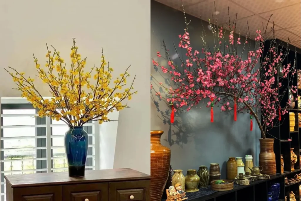 Bình hoa mai vàng trang trí ngày Tết đặt trên kệ gỗ, mang sắc xuân tươi sáng và ý nghĩa may mắn đầu năm