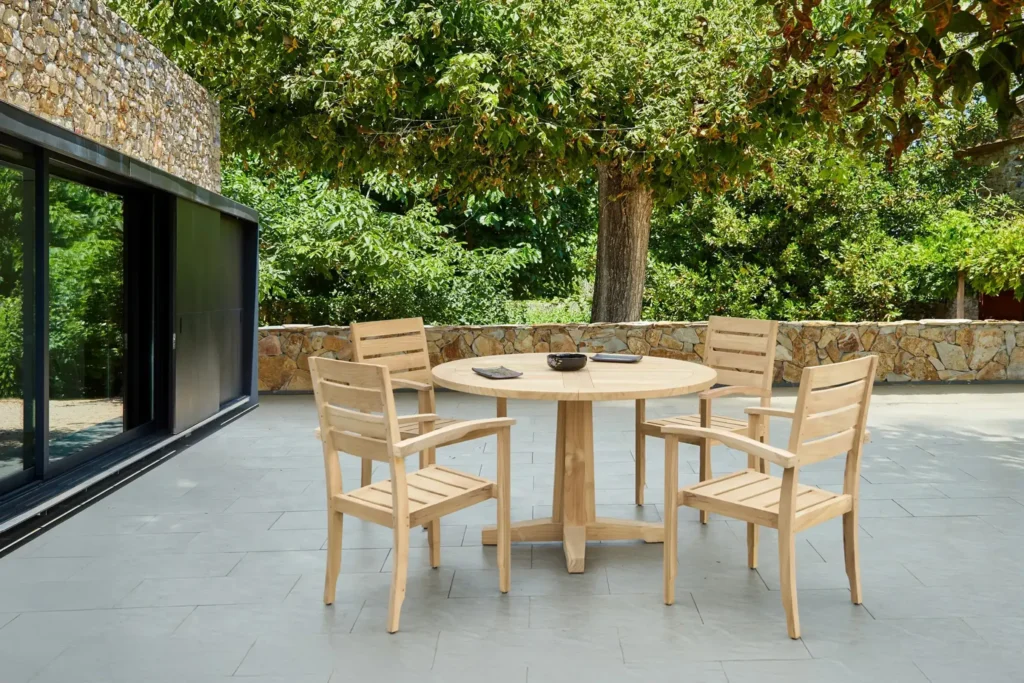 Ghế ăn gỗ tự nhiên ngoài trời TEXEL làm từ gỗ teak cao cấp tại ATC Furniture.