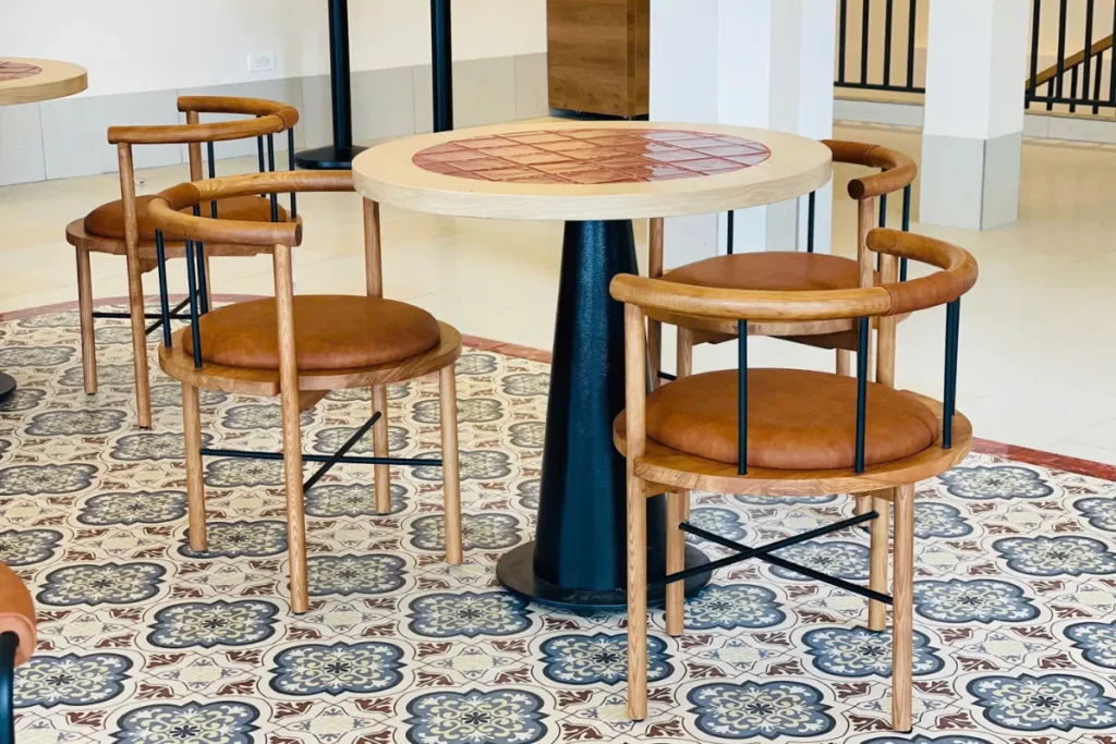 Top 15+ mẫu bàn cafe trong nhà và ngoài trời phổ biến nhất 2026 6 ban cafe16